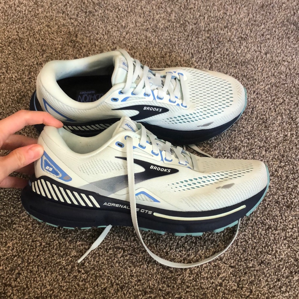 Brooks Adrenaline GTS 23. Size 7.5.